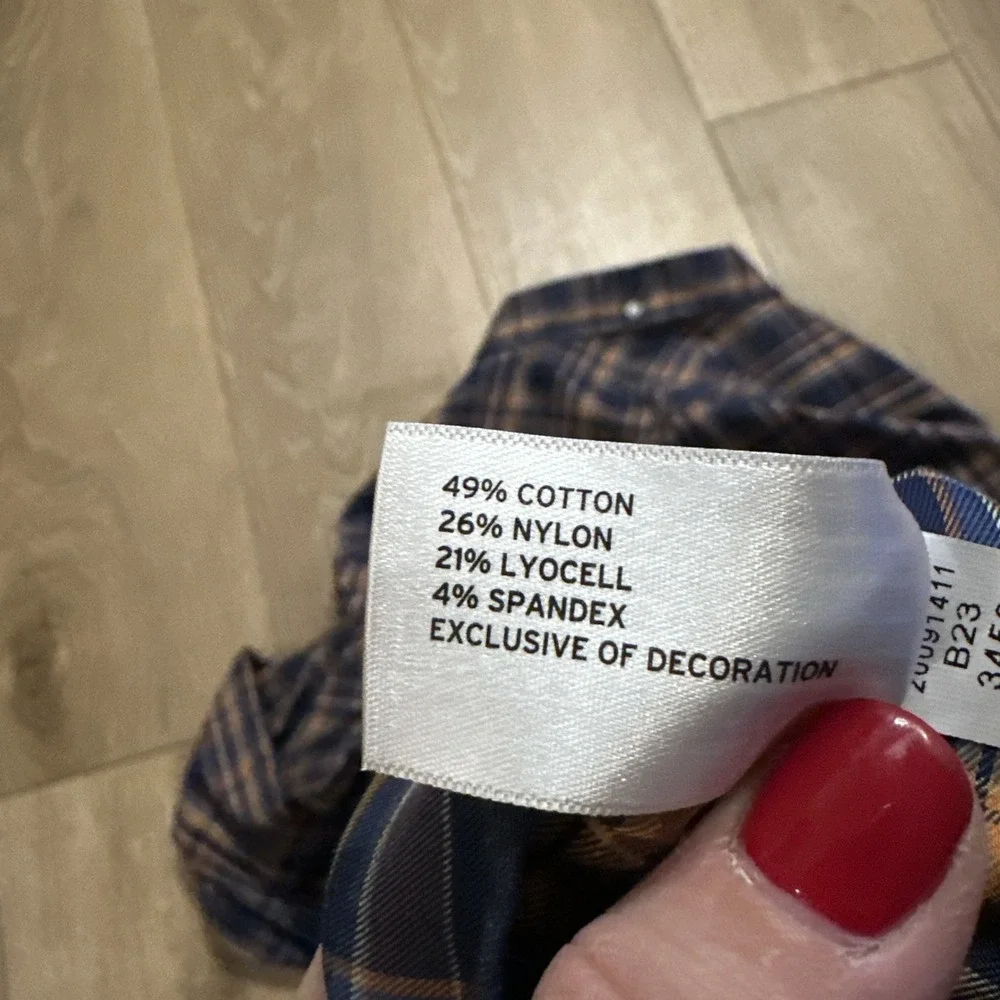 Duluth Untucked Performance Men's L Multicolor Plaid Standard‎ Fit Shirt Pockets
